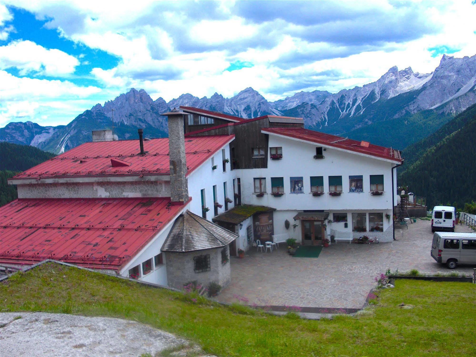 Hotel La Caminatha Val di Zoldo Exteriör bild